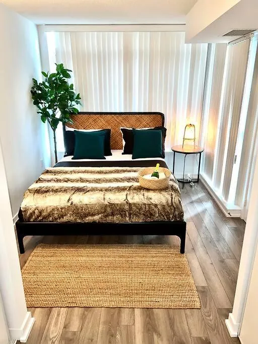 Luxurious Condo In The Center Of Downtown Toronto 0*,  Canada