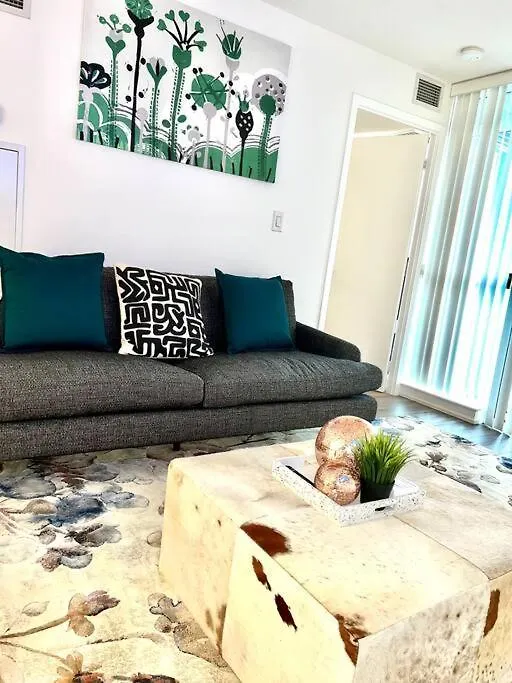 Luxurious Condo In The Center Of Downtown Toronto Apartment