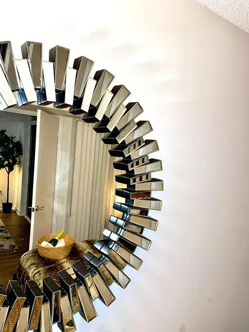 Luxurious Condo In The Center Of Downtown Toronto